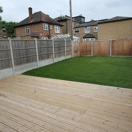 Lovely One Bed Apartment-Near All Transport-Village-Freeparking London Exterior photo