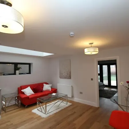 Lovely One Bed Apartment-Near All Transport-Village-Freeparking London Exterior photo