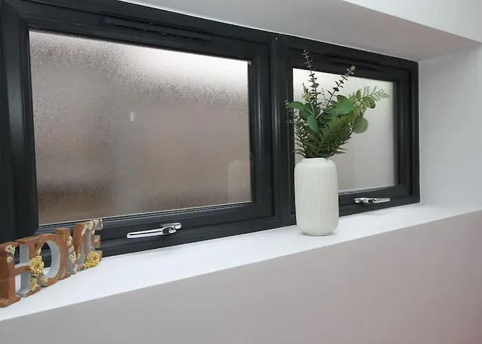 Lovely One Bed Apartment-Near All Transport-Village-Freeparking