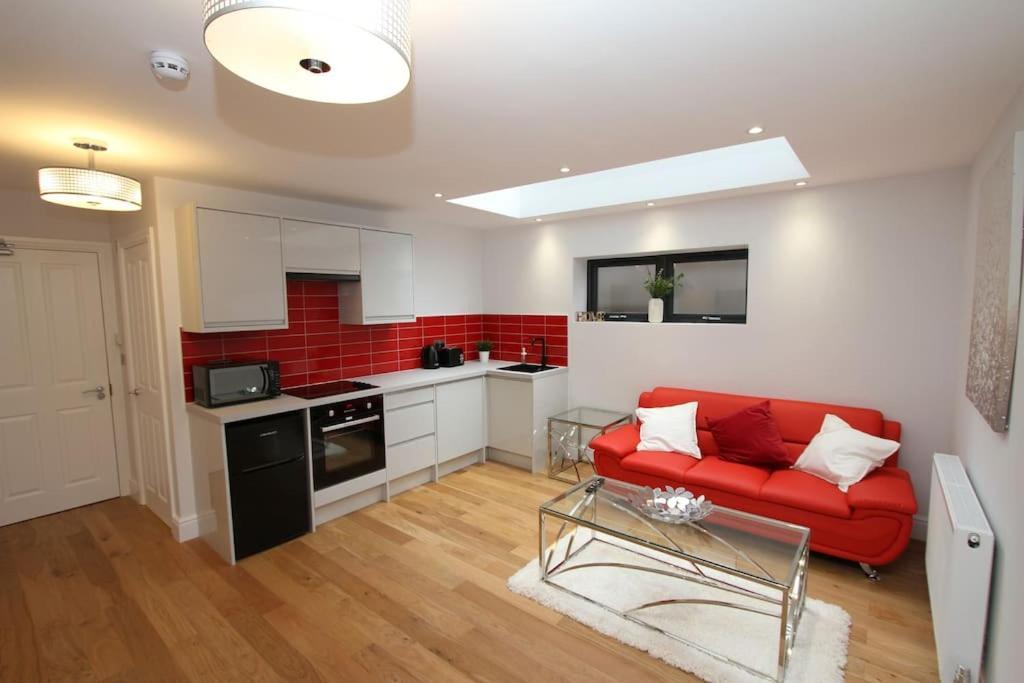 Lovely One Bed Apartment-near Transport-village-freeparking