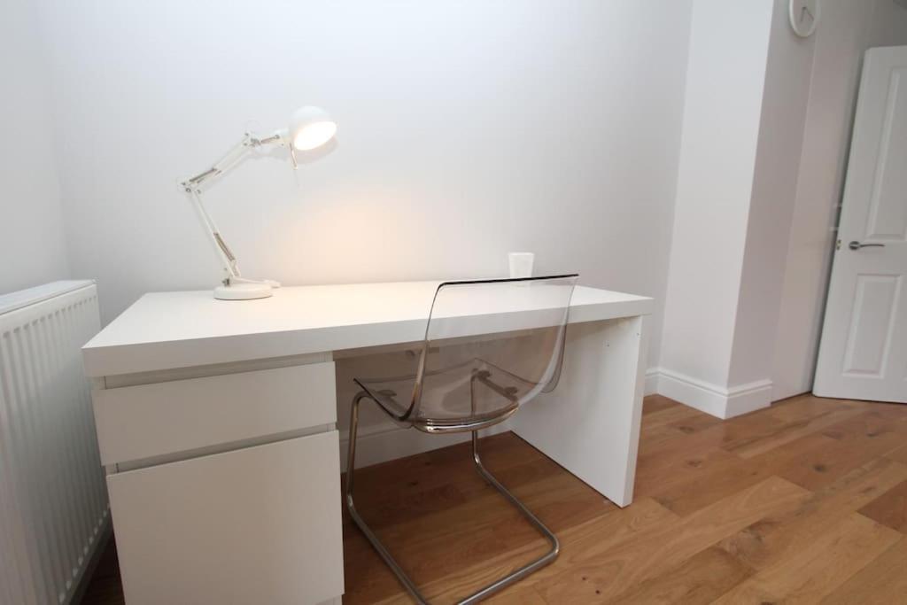 Lovely One Bed Apartment-near Transport-village-freeparking