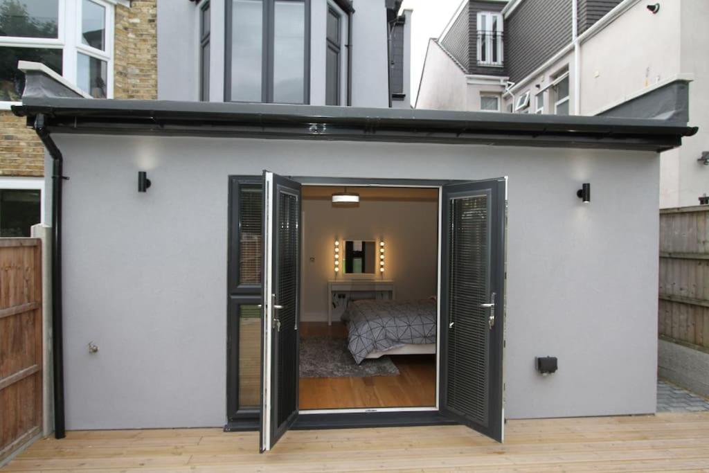 Apartment Lovely One Bed Apartment-near Transport-village-freeparking *